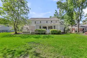 354 Molasses Ln, Mount Pleasant, SC 29464 - Photo 12