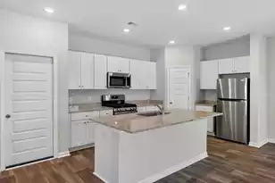 376 Pine Crest View Dr, Summerville, SC 29486 - Photo 2