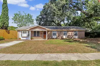 616 Center Street, Mount Pleasant, SC 29464 - Photo 1
