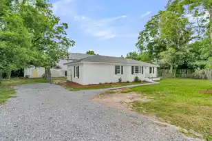 1602 Rifle Range Rd, Mount Pleasant, SC 29464 - Photo 42