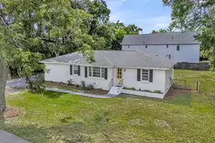 1602 Rifle Range Rd, Mount Pleasant, SC 29464 - Photo 18