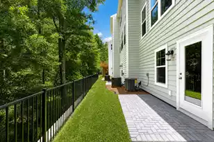 479 Caledon Ct, Johns Island, SC 29455 - Photo 2