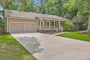818 Law Ln, Mount Pleasant, SC 29464 - Photo 2