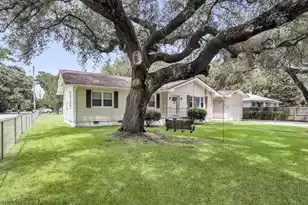 2236 Woodland Shores Rd, Charleston, SC 29412 - Photo 2