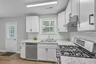 108 Bee St, Summerville, SC 29483 - Photo 10