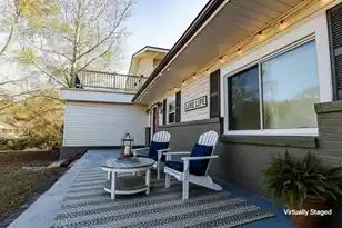 381 Fountain Lake Dr, Eutawville, SC 29048 - Photo 2