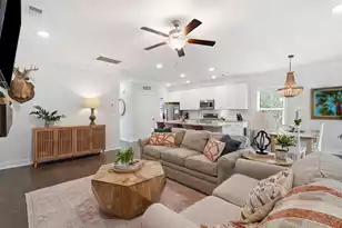1319 Lucinda St, Mount Pleasant, SC 29466 - Photo 10