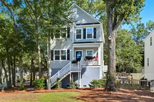 1319 Lucinda St, Mount Pleasant, SC 29466 - Photo 2