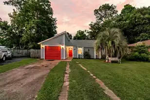 109 Carriage Ct, Summerville, SC 29486 - Photo 2