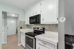 109 Carriage Ct, Summerville, SC 29486 - Photo 8