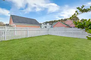 302 Hydrangea St, Summerville, SC 29483 - Photo 2