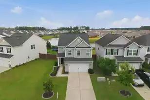 810 Redbud Ln, Summerville, SC 29486 - Photo 4