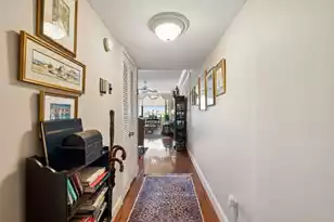 14 Lockwood Dr, Charleston, SC 29401 - Photo 6