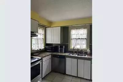 802 Fulton Avenue, Kingstree, SC 29556 - Photo 4