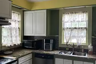802 Fulton Ave, Kingstree, SC 29556 - Photo 4