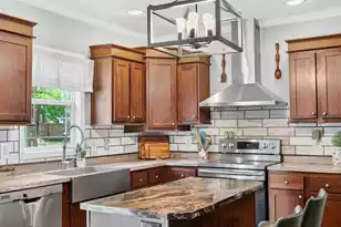 205 Confederate St, Summerville, SC 29485 - Photo 2