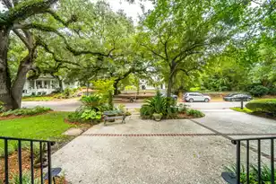 114 Live Oak Dr, Mount Pleasant, SC 29464 - Photo 4