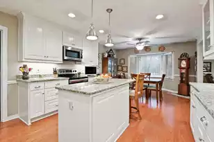 302 Summerset Ln, Summerville, SC 29483 - Photo 2