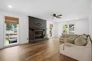 228 Knightsbridge Dr, Charleston, SC 29418 - Photo 2