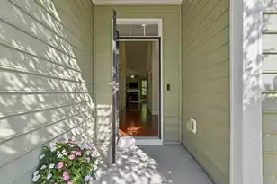 2812 Sunchaser Ln, Mount Pleasant, SC 29466 - Photo 4