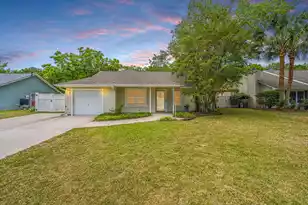 1029 Oakcrest Dr, Charleston, SC 29412 - Photo 1