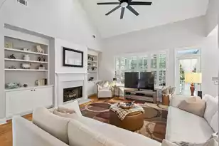 2765 Victoria Lake Dr, Mount Pleasant, SC 29466 - Photo 4