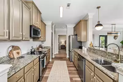2200 Belle Isle Avenue #303, Mount Pleasant, SC 29464 - Photo 4