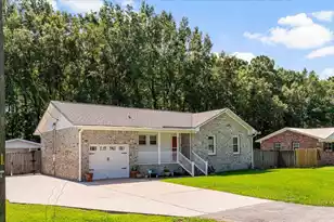 121 Gator Dr, Goose Creek, SC 29445 - Photo 2