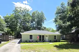 1113 Shadow Dr N, Mount Pleasant, SC 29464 - Photo 2
