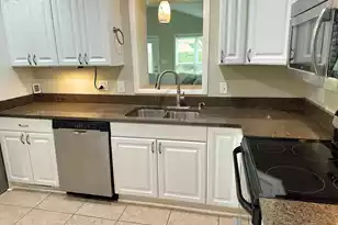 2039 Bishop Dr, Charleston, SC 29414 - Photo 10