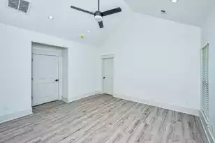 933 Valley St, Hanahan, SC 29410 - Photo 10