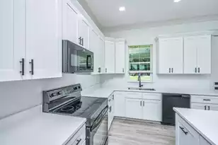 933 Valley St, Hanahan, SC 29410 - Photo 6