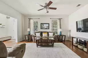 2340 Kennison Ln, Mount Pleasant, SC 29466 - Photo 10