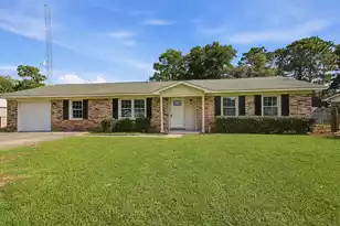 104 General Dennis Dr, Summerville, SC 29486 - Photo 1
