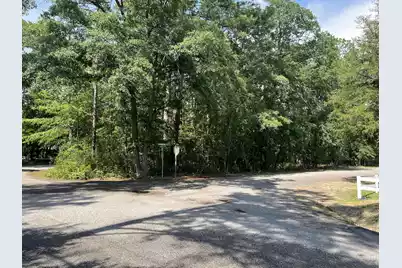592 Jefferson Davis Avenue, Walterboro, SC 29488 - Photo 2