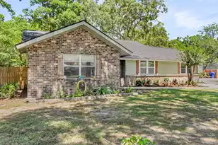 1040 Yorktown Dr, Charleston, SC 29412 - Photo 4