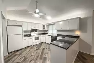 410 1st N Street W, Summerville, SC 29483 - Photo 2