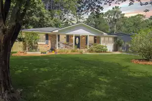 212 Forest Cir, Summerville, SC 29483 - Photo 2