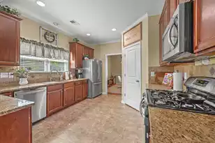 105 Elena Ct, Summerville, SC 29485 - Photo 10