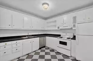 65 Vanderhorst St #F, Charleston, SC 29403 - Photo 6