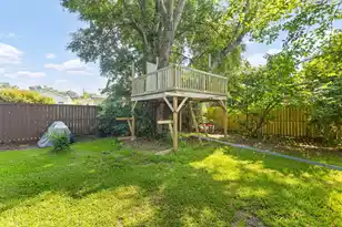 317 Hawthorne St, Mount Pleasant, SC 29464 - Photo 32
