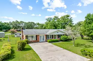 105 Pierre Ct, Summerville, SC 29486 - Photo 2