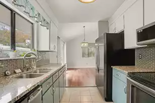 1131 Daffodil Ln, Mount Pleasant, SC 29464 - Photo 14