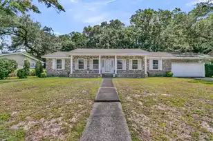 1351 Winchester Dr, Charleston, SC 29407 - Photo 1