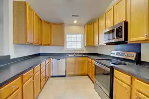 302 Coosawatchie St, Summerville, SC 29485 - Photo 2