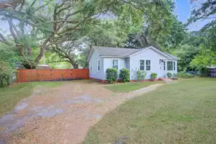 1012 Summerall Rd, Johns Island, SC 29455 - Photo 2