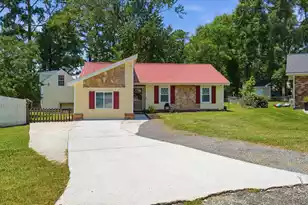 106 Cambell Ct, Summerville, SC 29486 - Photo 2