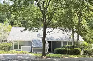 1124 Honeysuckle Ct, Mount Pleasant, SC 29464 - Photo 1