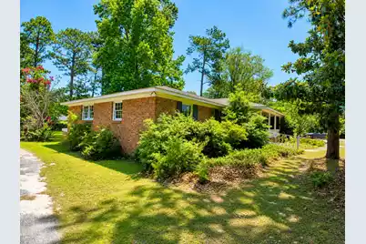 2112 Carolina Avenue W, Hartsville, SC 29550 - Photo 2