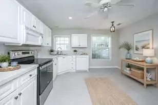 1083 Wayfarer Ln, Charleston, SC 29412 - Photo 10